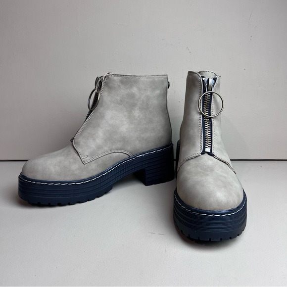 Seven7 Zoe front zipper platform Sand bootie size 8 NWB - Picture 3 of 11